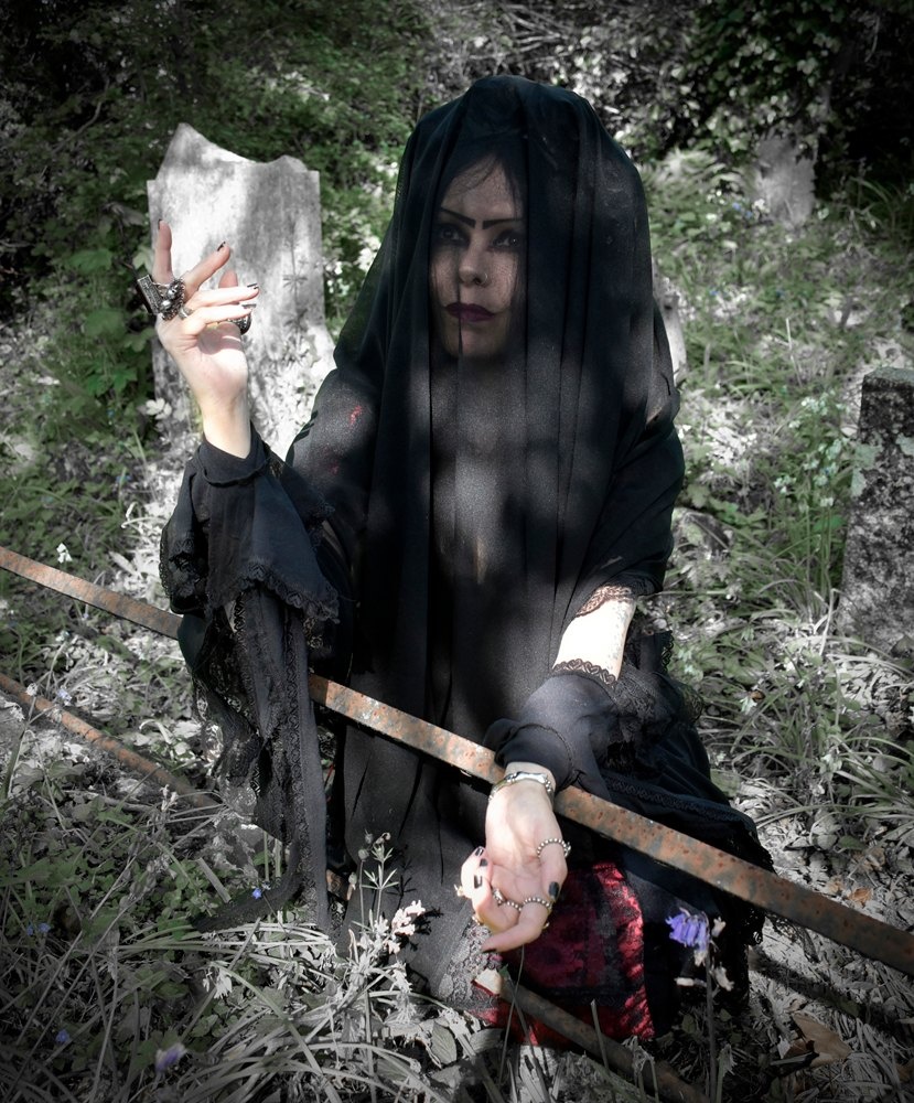 Spookerveil - lace trimmed mesh witchy veil by Moonmaiden Gothic Clothing