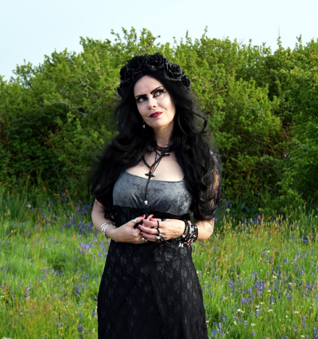 My Beautiful Gothic Pentagram and Roses Stretch Bracelet