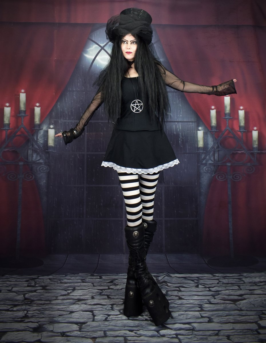 Alice Madness Leggings - three quarter length witchy stripey leggings by Moonmaiden Gothic Clothing