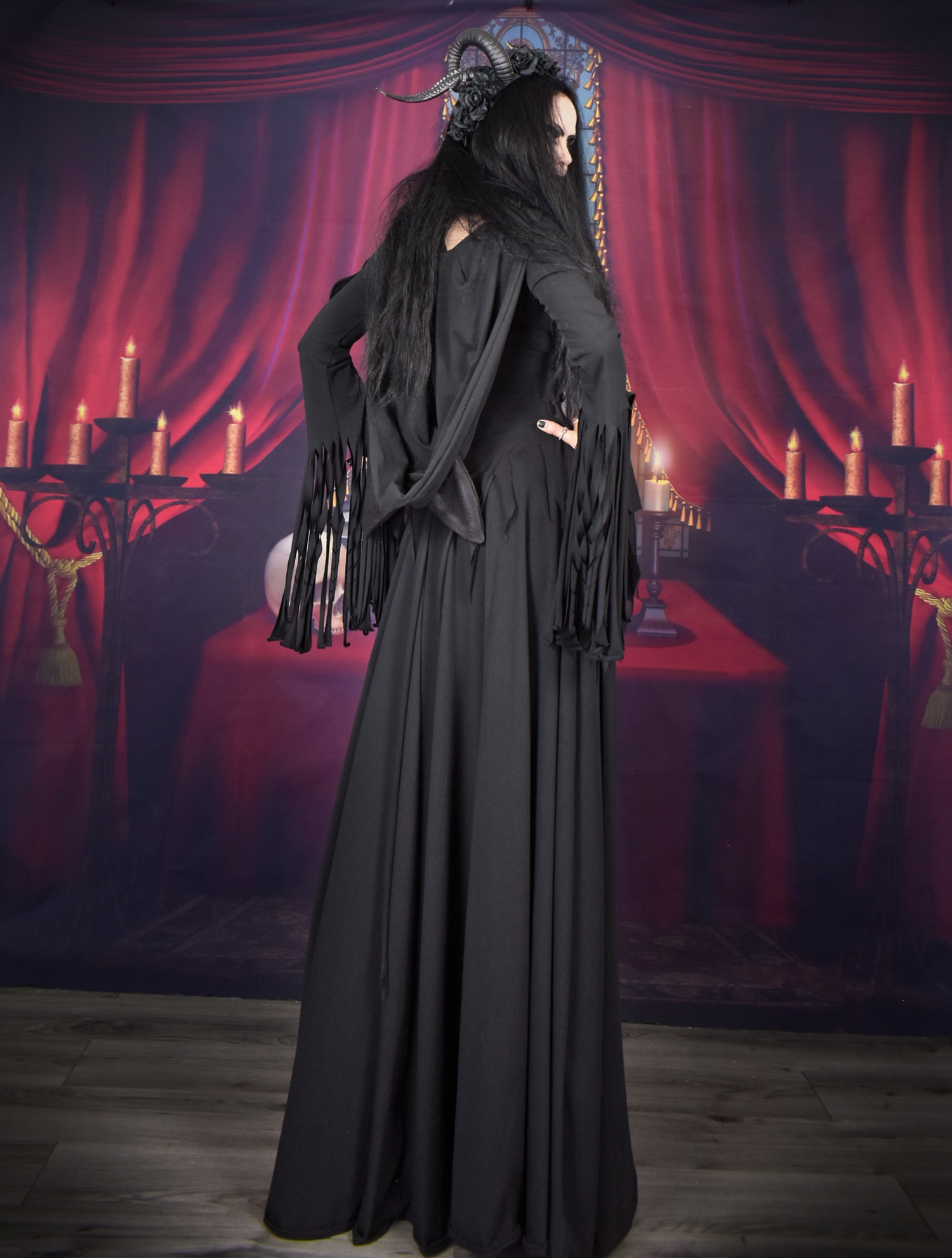Queen Beruthiel Gown; the first gothic dress designed specifically for cat owners!!! :D