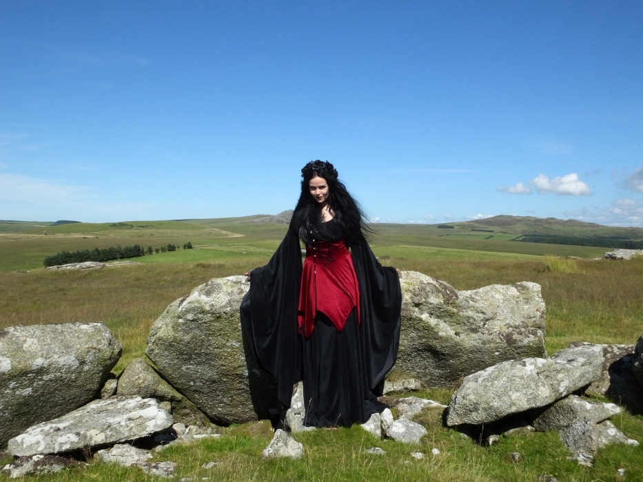 Elanorwen Hooded Underbust Minidress