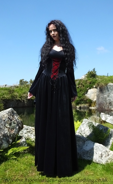 Lady Elwyn Bathory Gown