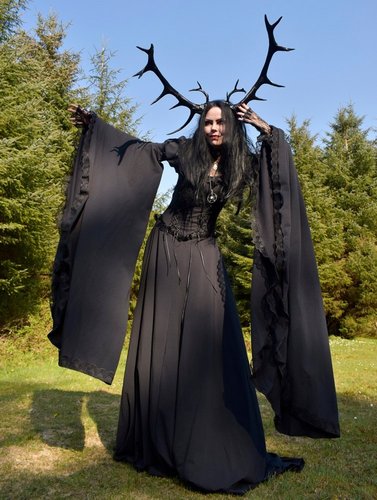 Graveheart Noir Gown