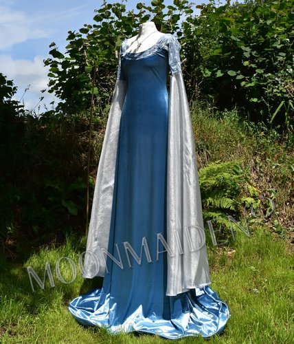 Arwen Requiem Deluxe Gown - Remaster